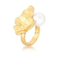 Anel dourado com folhas lisas e pérola shell
