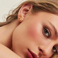 Brinco ear cuff dourado com cristais, redondos rutilo
