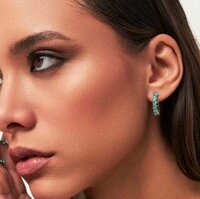 Brinco argola ródio branco zircônia turmalina inteira