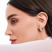 Brinco ear hook dourado maxi zirconias ovais luxo