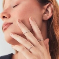 Anel aliança em prata 925 slim cravejada