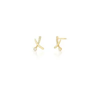Brinco dourado duas voltas curvas lisa e cravejada X