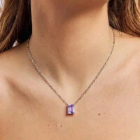 Colar ródio branco com pingente cristal retangular ametista