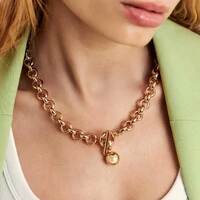 Pingente dourado esfera lisa fecho click