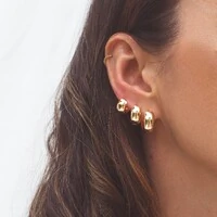 Brinco trio argolas douradas lisas com fecho click 7mm de espessura