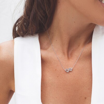 Foto Colar com banho em ródio branco pingente retangular e gota água marinha