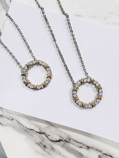 FotoColar ródio branco mandala cravejado detalhe X dourado