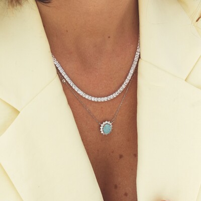 Foto Colar com banho de ródio branco oval água marinha fusion entorno cravejado