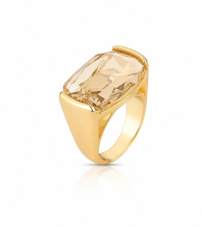 Foto Anel dourado retangular cushion com cristal champanhe