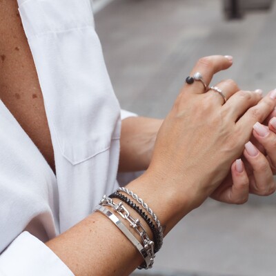 Foto Anel prata 925 regulável esferas cravejada zircônia cristal e zircônia negra