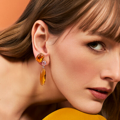 Foto Brinco dourado com cristal oval laranja com 4 garras