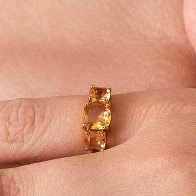 FotoAnel dourado 3 cristais champanhe quadrados