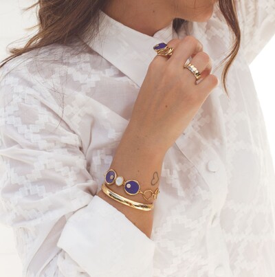 FotoPulseira dourada fecho boia Lápis-lazúli e madrepérola