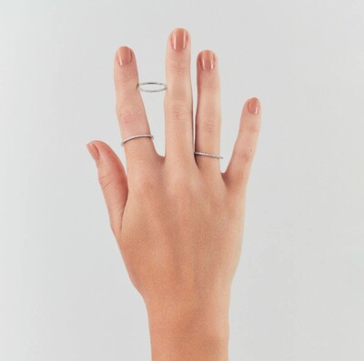 FotoAnel aliança em prata 925 slim cravejada