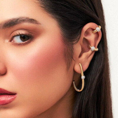 Foto Piercing dourado com 3 fileiras zircônia gray rodinada