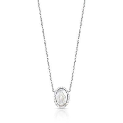 Foto Colar em prata 925 com pingente oval de Nossa Senhora das Graças, em madrepérola,