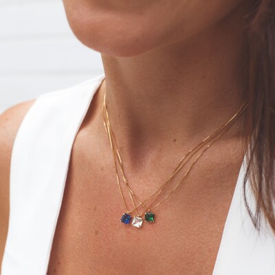 Foto Conjunto dourado colar e brinco cristal quadrado água marinha