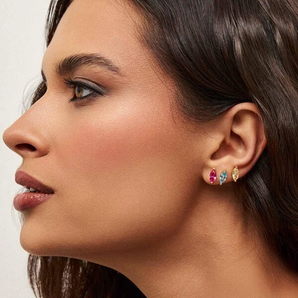 Brinco dourado cristal citrino no formato navete