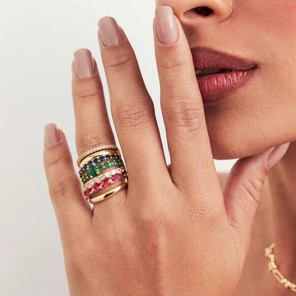 Anel dourado 7 elos coloridos