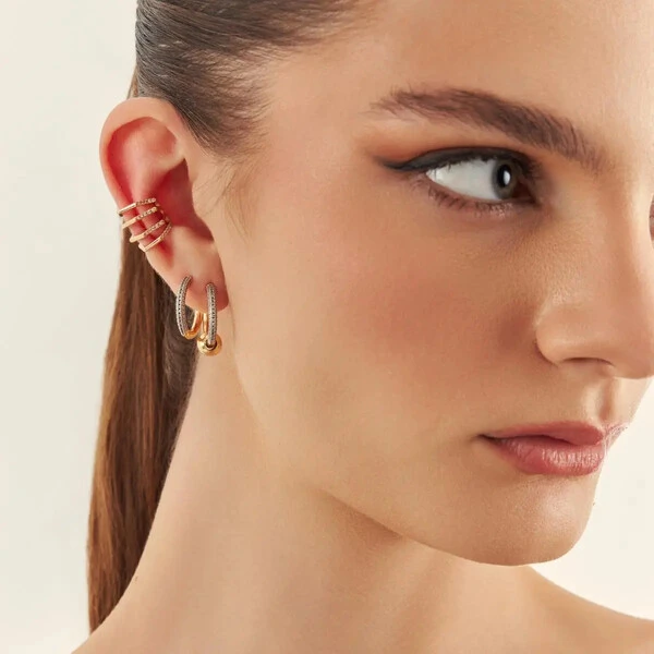 Piercing dourado geométrico 4 fileiras cravejadas