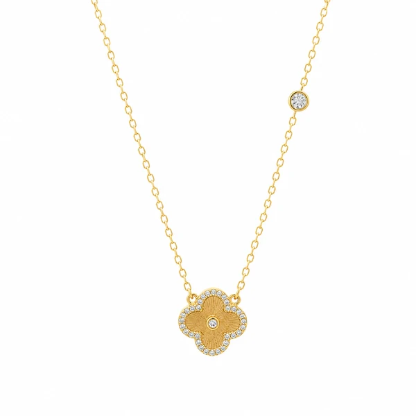 Colar dourado com pingente trevo e 1 ponto de zircônia cristal