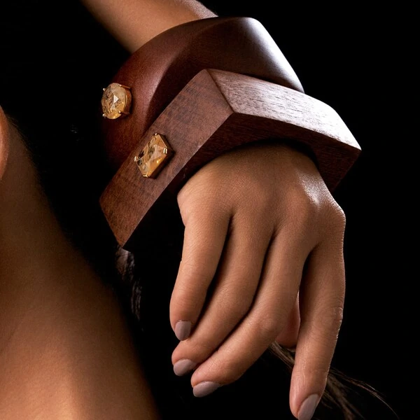 Pulseira bracelete madeira com pedra rutilo