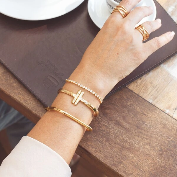 Pulseira bracelete dourado estilo T inspired slim