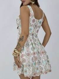 Vestido Curto com Pregas Bordado