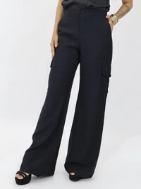 Calça Básica Bolsos