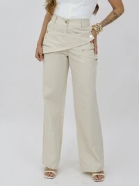 Calça Sobreposição com Botões