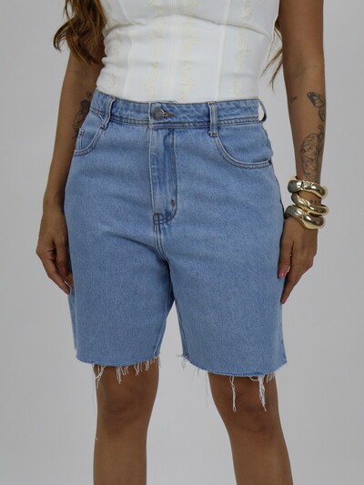 Foto Bermuda Corte a Fio