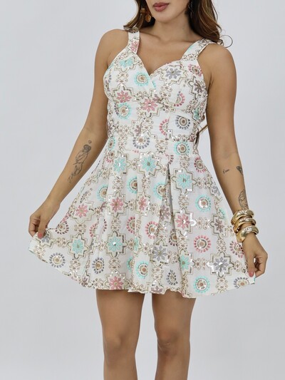 Foto Vestido Curto com Pregas Bordado