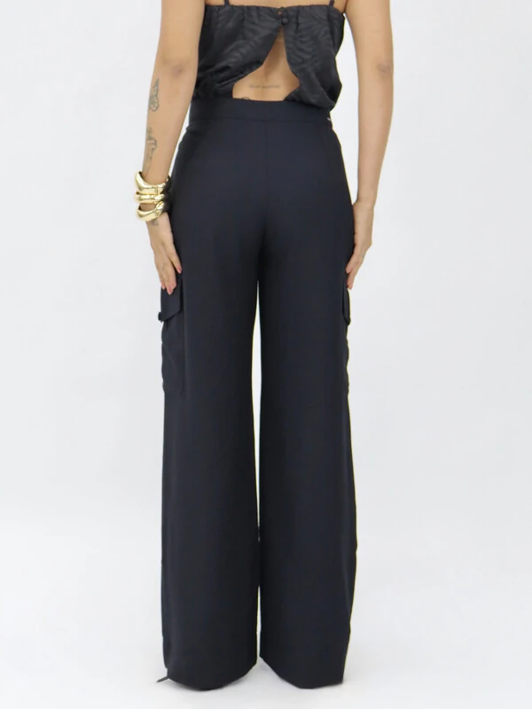 Calça Básica Bolsos