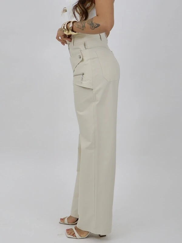 Calça Sobreposição com Botões