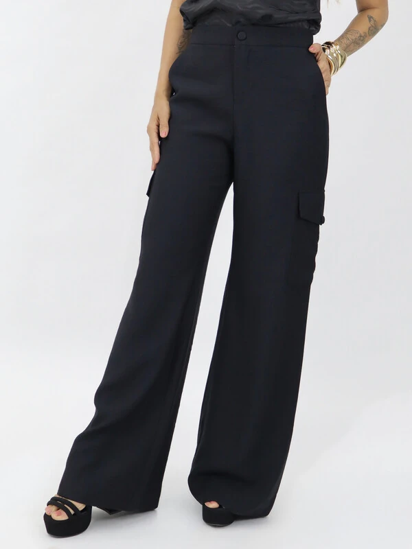 Calça Básica Bolsos