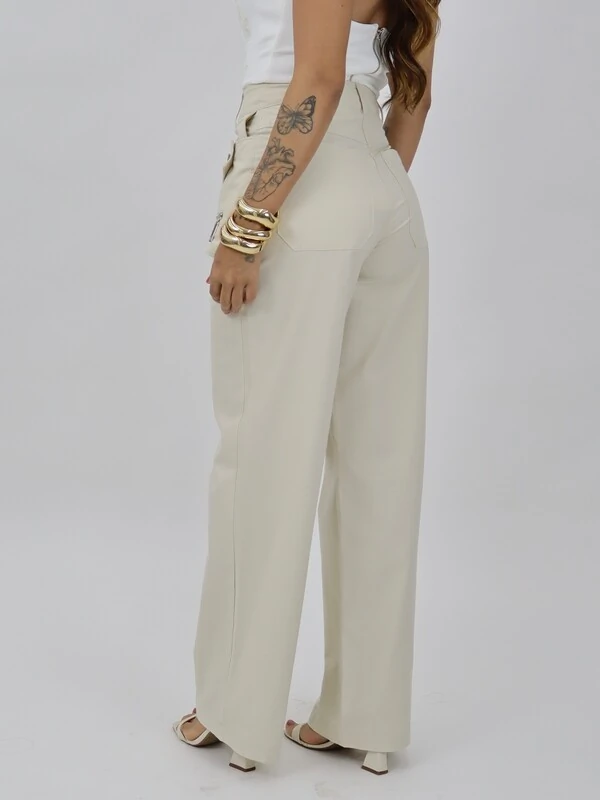 Calça Sobreposição com Botões