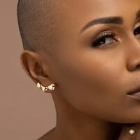 Earcuff Três Corações Lisos