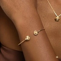 Bracelete Flor com Ponto de Luz