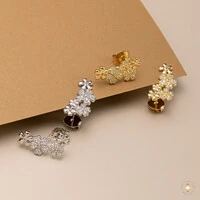 Earcuff Flores Cravejadas