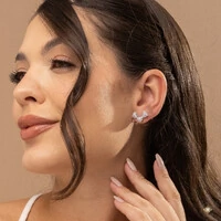 Earcuff Três Corações Cravejado