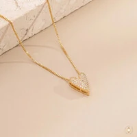 Colar Coração Alongado Cravejado