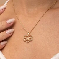Colar Amor Infinito com Coração Cravejado
