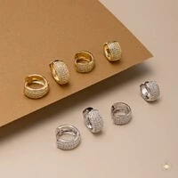 Dupla de Argolas Cravejadas com Zircônias