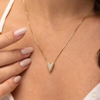 Colar Coração Alongado Cravejado