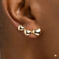 Earcuff Três Corações Lisos