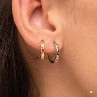 Argola com Zircônias Detalhe Vazado