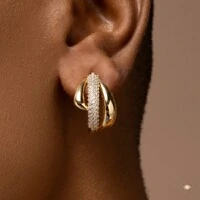 Brinco Três Fios com Cravejado