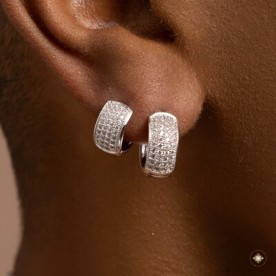 Foto Dupla de Argolas Cravejadas com Zircônias