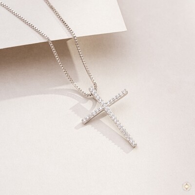 FotoGargantilha Crucifixo Cravejado com Zircônias