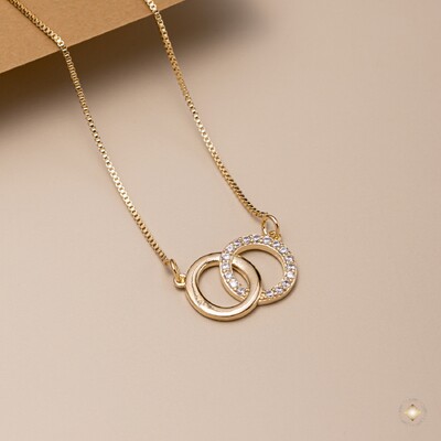 Foto Colar Elos Entrelaçados Liso e Cravejado